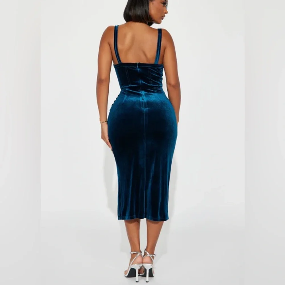 Velvet midi dress with high slit NWT - Picture 3 of 3